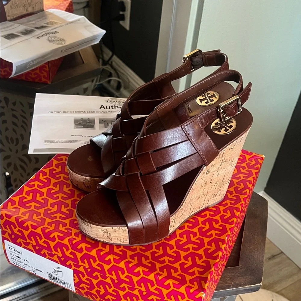 🛑 1 hour sale. Tory Burch, size 8, Sienna Chocolate Brown Cork Wedges, EUC - Picture 2 of 14